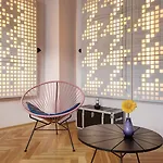 The Circus Ξενοδοχείο με διαμερίσματα