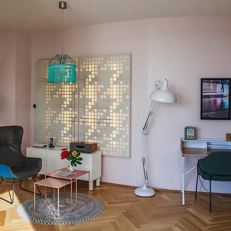 瑟克斯公寓式酒店